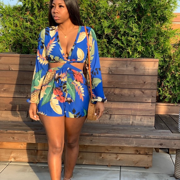 NWT Floral Romper - Picture 2 of 4